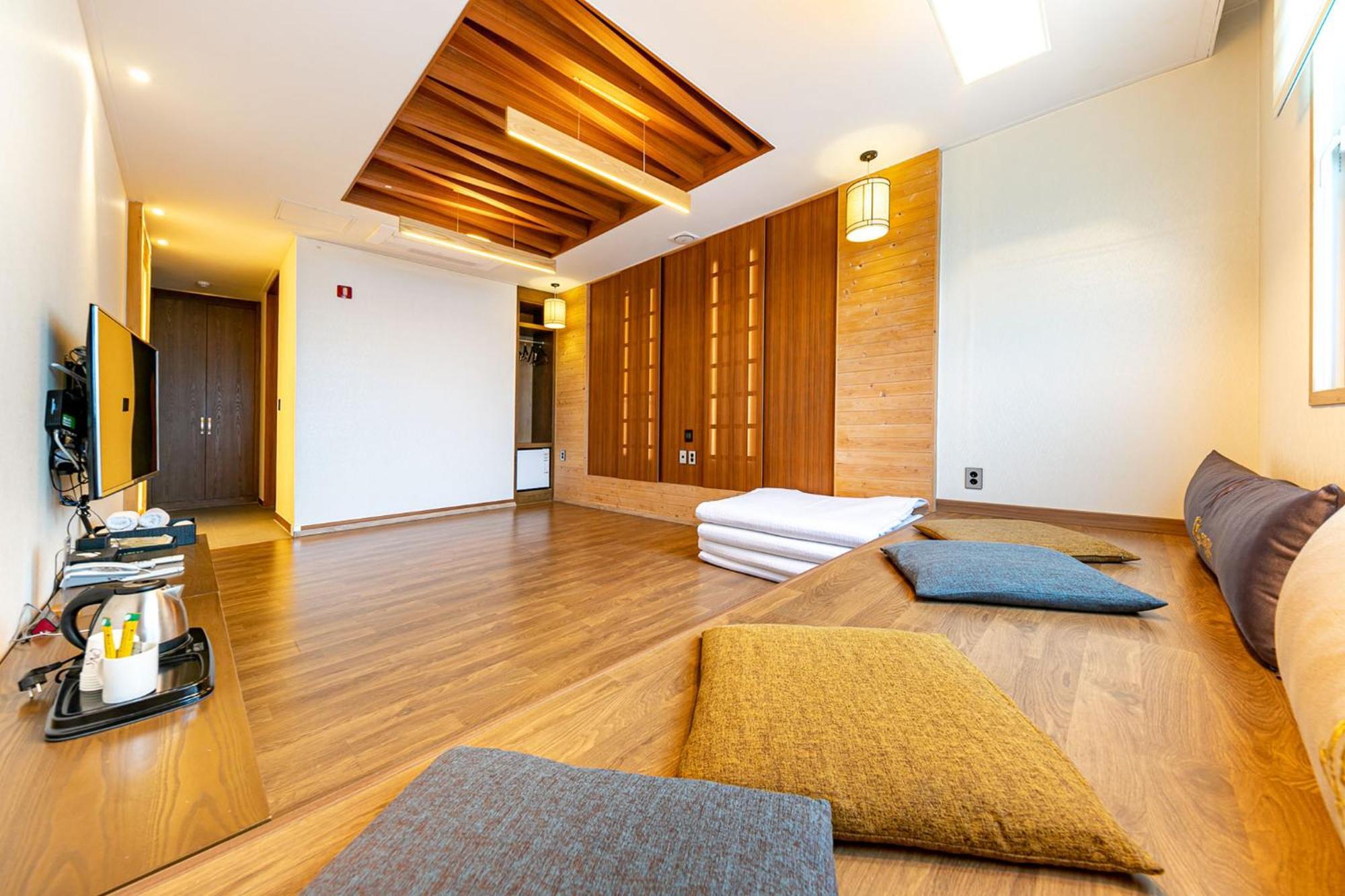 Yeosu Stay Hotel Quarto foto